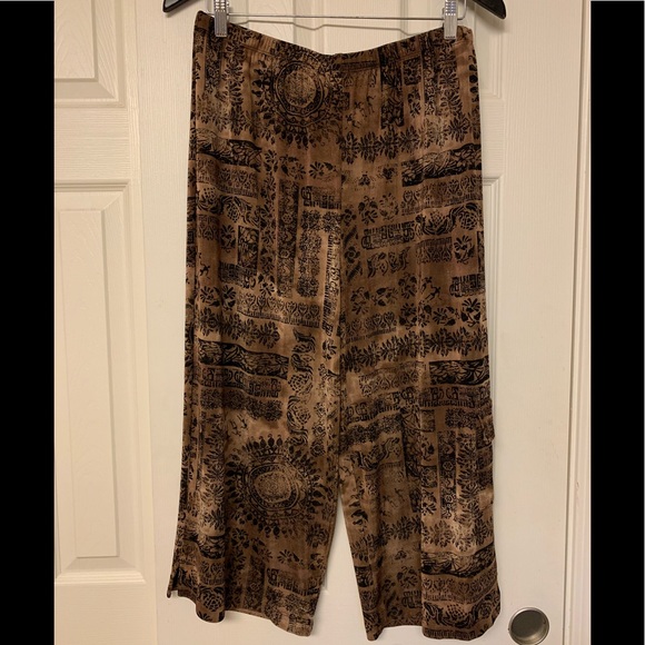 Chico's Pants - CHICO’S TRAVELERS BROWN & BLACK BOOT CROP PANTS